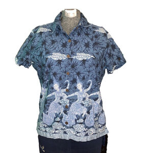 Size 10 billabong Blue & White cloud Floral dancers Button Up Shirt